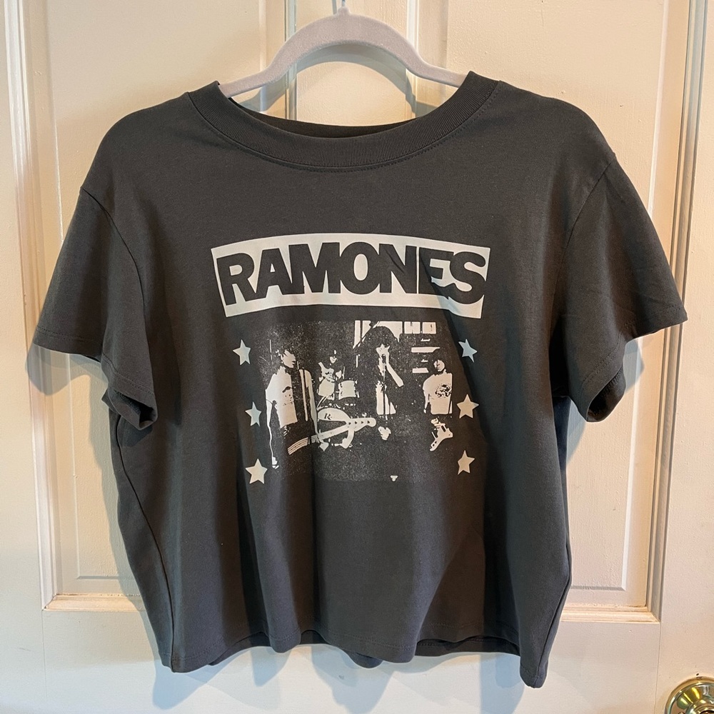 Women’s Graphic Band Ramones Shirt